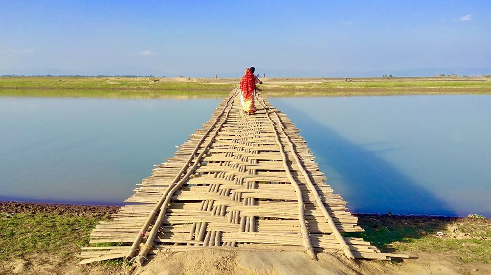 বাঁশের ব্রিজ। ২০ টাকা লাগে বাইক পার করতে