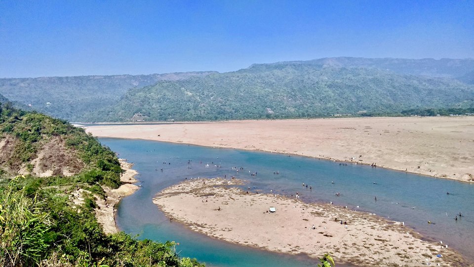 বারিক্কা টিলার উপর থেকে জাদুকাটা নদী