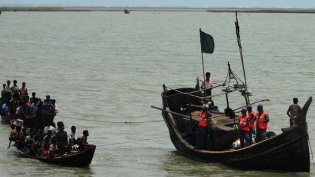 উখিয়ায় রোহিঙ্গাবাহী নৌকাডুবি, ১৬ লাশ উদ্ধার