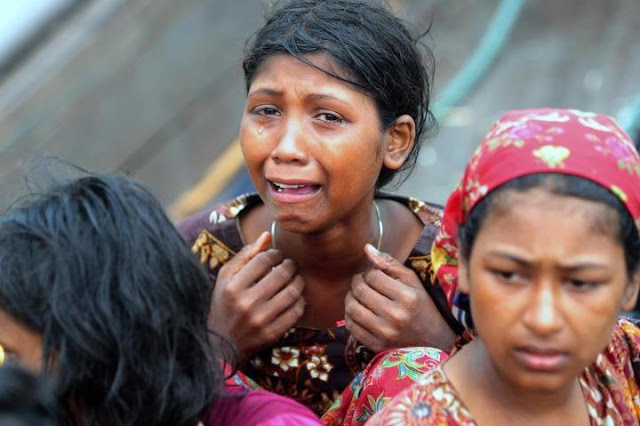 রাস্তায় অবস্থিত রোহিঙ্গারা