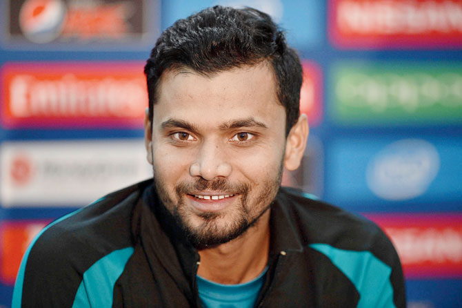 ওয়ানডে খেলতে দক্ষিণ আফ্রিকার পথে মাশরাফিরা