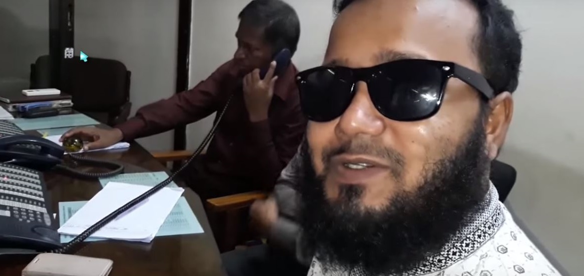জোড়া চোখের দৃষ্টির মূল্য মাসিক তেরো হাজার টাকা মাত্র