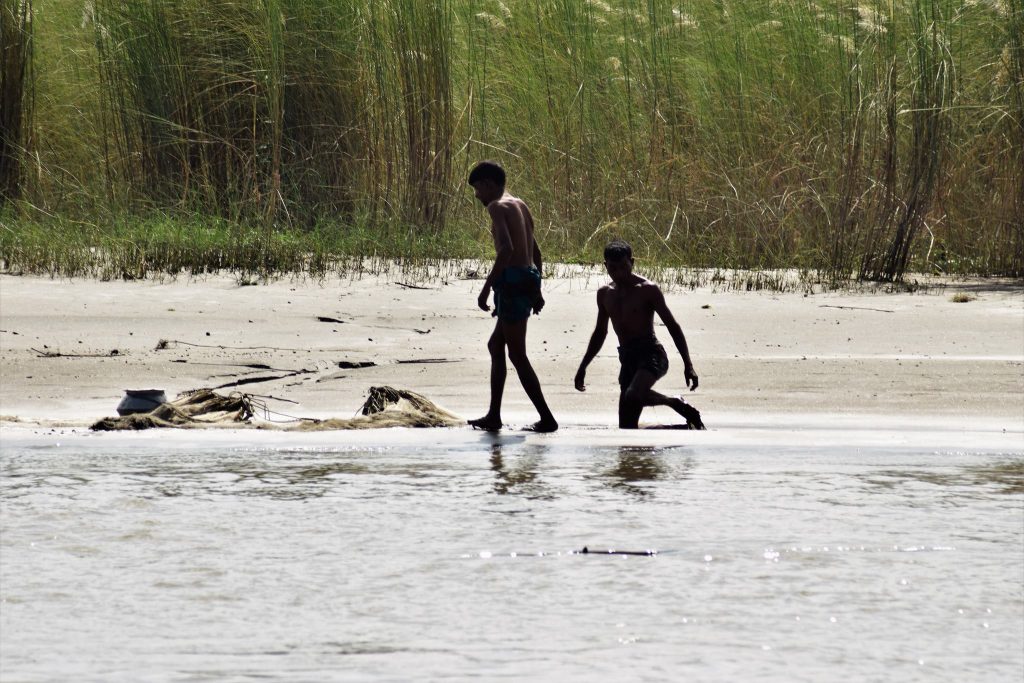 প্রমত্তা যমুনা, জেলে জীবন