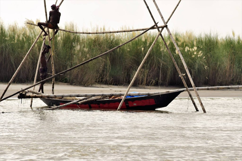 প্রমত্তা যমুনা, জেলে জীবন