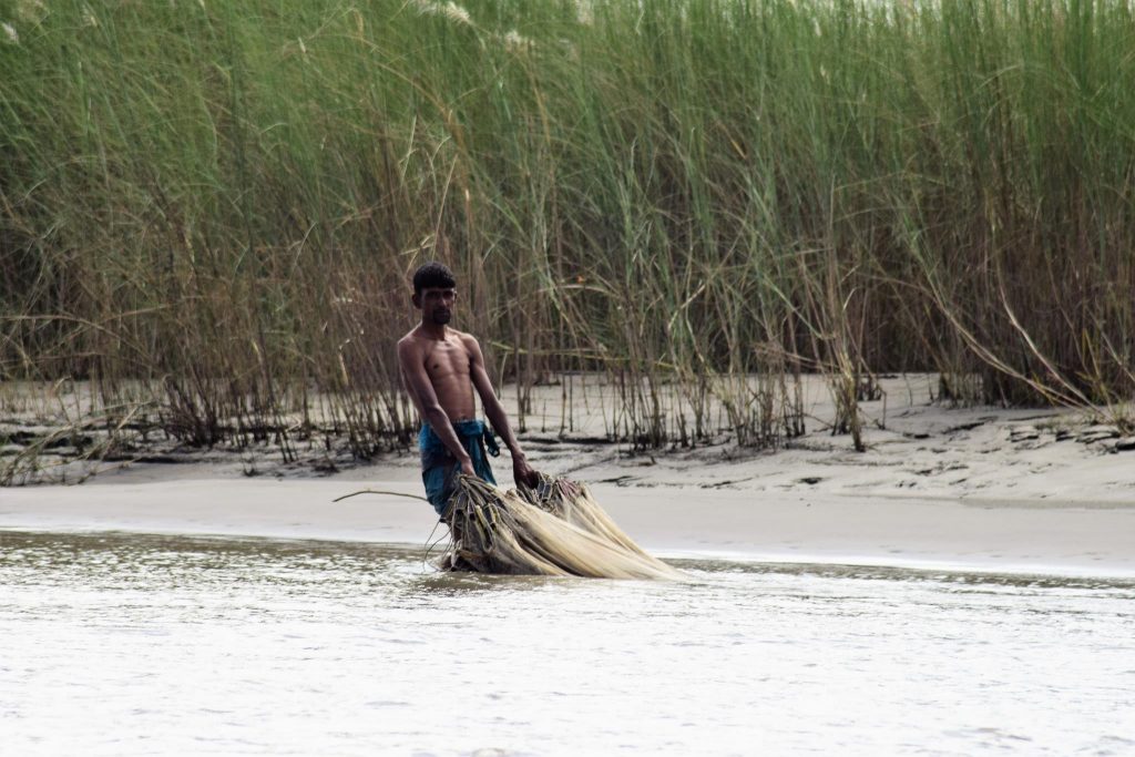 প্রমত্তা যমুনা, জেলে জীবন