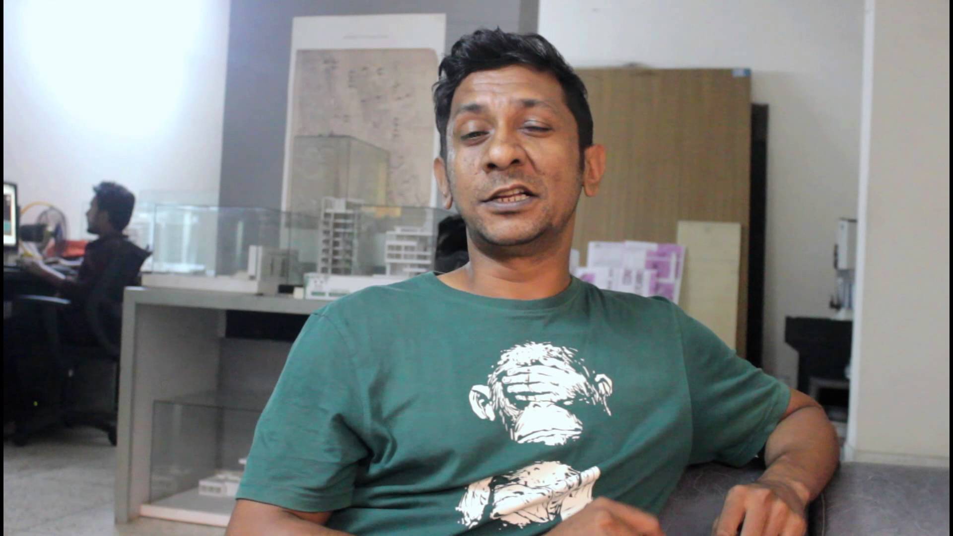ব্যক্তিগত কারণে শিরোনামহীন ছাড়ছি