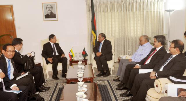 রোহিঙ্গাদের শরণার্থীদের ফিরিয়ে নেওয়ার আশ্বাস