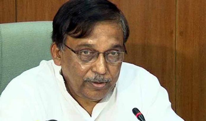 জীবন বাজি রেখে সন্ত্রাস ও জঙ্গিবাদ দমন করছে পুলিশ