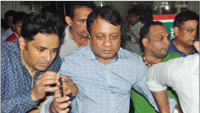 ১ দিনের রিমান্ডে আপন জুয়েলার্সের তিন মালিক