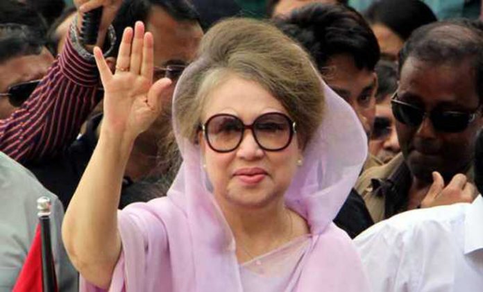 আদালতে খালেদা জিয়ার উপস্থিতিতে যুক্তিতর্ক চলছে