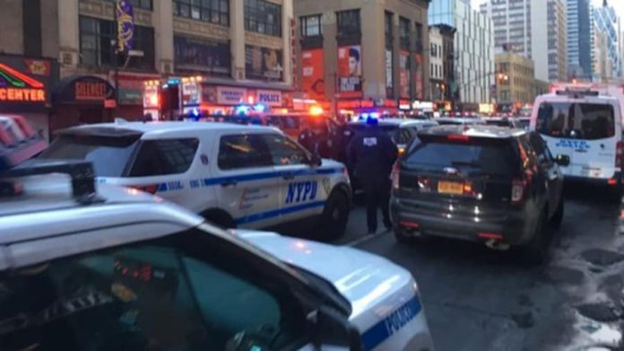 নিউইয়র্কে বাস টার্মিনালে বিস্ফোরণ