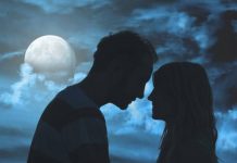 কবিতা : কোনো এক চন্দ্রাঘাতে কোনো এক চন্দ্রাঘাতে