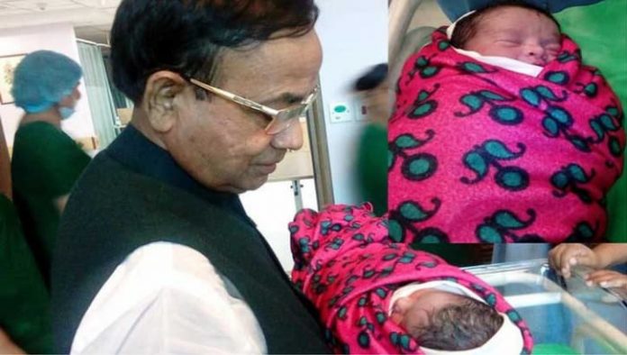 বাবা হলেন রেলমন্ত্রী