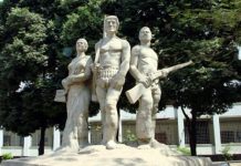 মশিউরের মুক্তির দাবিতে ক্লাসে তালা দিলেন শিক্ষার্থীরা মশিউরের মুক্তির দাবিতে ক্লাসে তালা দিলেন শিক্ষার্থীরা