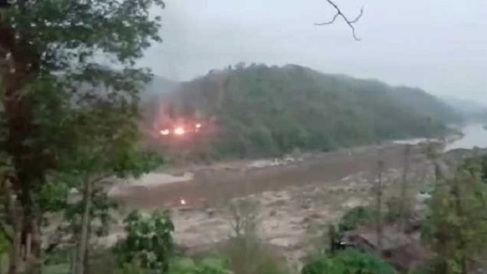 থাই সীমান্তের কাছে মিয়ানমার সেনাবাহিনীর প্রচণ্ড লড়াই
