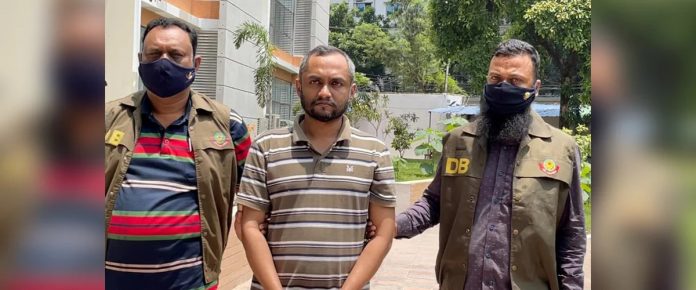 গ্রেপ্তার হলেন নিরাপদ ডট কমের সিইও শাহরিয়ার খান গ্রেপ্তার হলেন নিরাপদ ডট কমের সিইও শাহরিয়ার খান