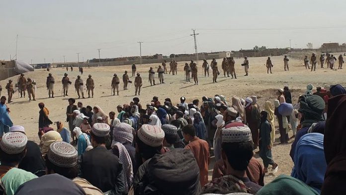 পাকিস্তান থেকে আফগানিস্তানে প্রবেশের সময় সংঘর্ষ