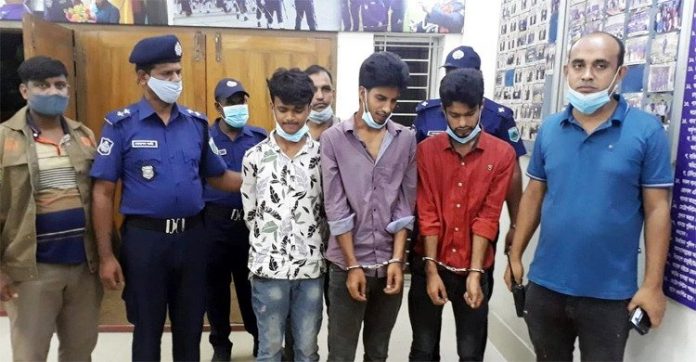বিবাহিত নারীকে ধর্ষণের অভিযোগে ৩ যুবক গ্রেফতার