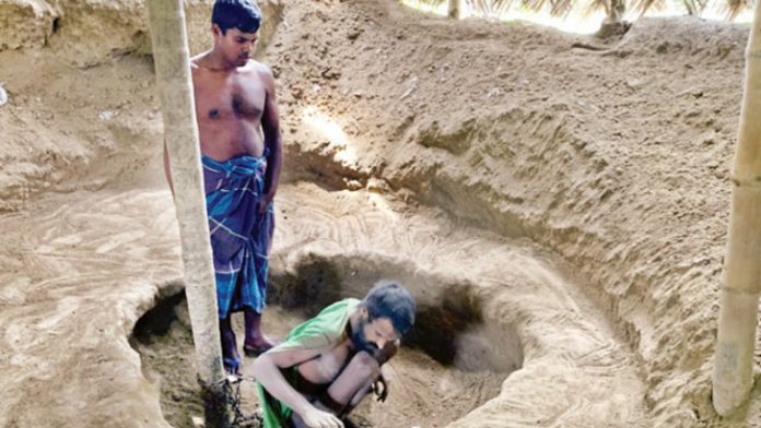 ১৮ বছর মাটির গর্তে শিকলবন্দি রবিউল