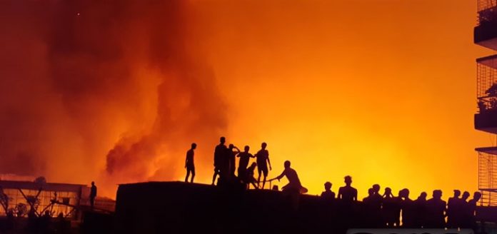 গাজীপুরে জুতার কারখানায় ভয়াবহ আগুন