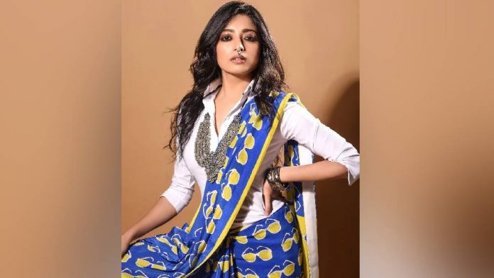 জরিমানার কবলে ইশা সাহা জরিমানার কবলে ইশা সাহা