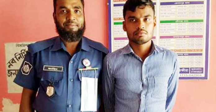 ধর্ষণ মামলার পলাতক আসামি গ্রেফতার