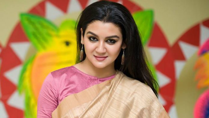 যাকে তাকে মডেল বলতে বারণ করলেন জয়া আহসান