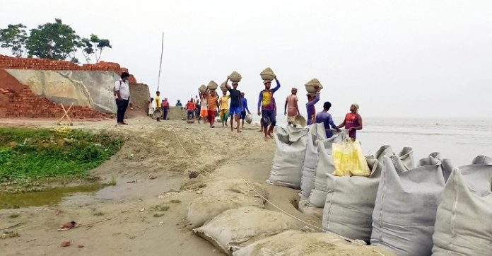রাজবাড়ীতে পানিবন্দি প্রায় ৭ হাজার পরিবার