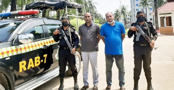 অস্ত্র উঁচু করে গুলি ছোঁড়া সাবেক যুবলীগ নেতা ও তার সহযোগী গ্রেফতার