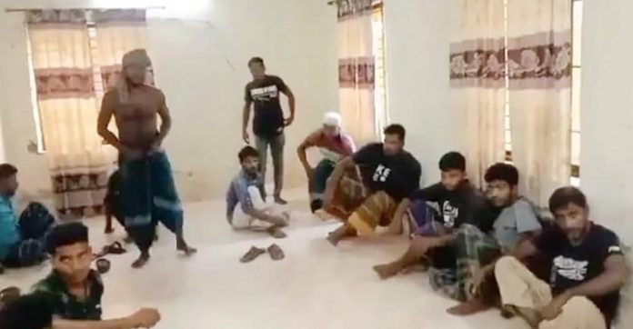 তিতাস মেঘনার মোহনায় অবৈধ বালু উত্তোলনে ১৮ শ্রমিক আটক