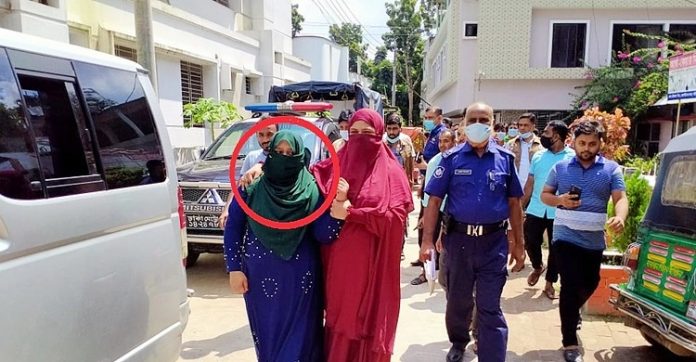 নবজাতক চুরি করতে যেয়ে ধরা খেল তরুণী