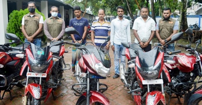 মোটরবাইক চুরির পর কুরিয়ারে বেচাকেনা