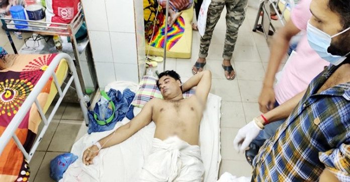 সেই কায়ুমের পেট থেকে বের করা হলো ইয়াবা