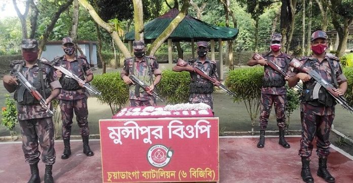 ২৯ লাখ টাকা সমমূল্যের রূপার গহনা জব্দ করলো বিজিবি